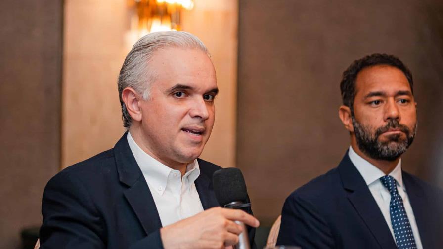 "No hablamos mucho, nos gusta mostrar resultados", dice ministro de Educación de Luis Miguel Camps