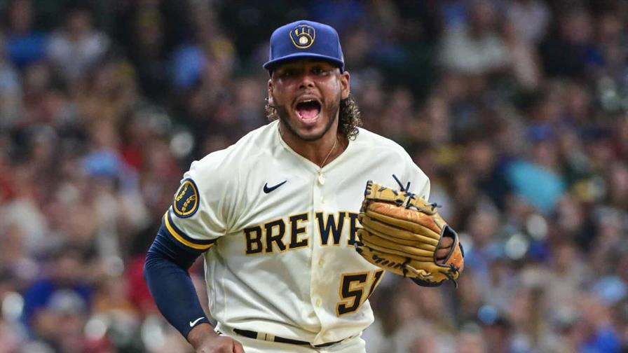 Freddy Peralta se inserta en la élite del pitcheo criollo