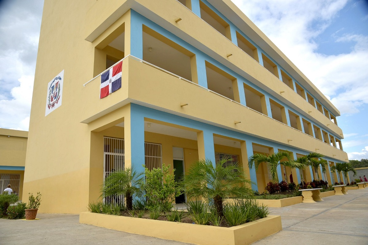 El Minerd insta a directores de centros educativos a suspender clases en zonas de riesgo por lluvias