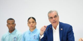 Presidente Abinader insta a estudiantes a prepararse en inglés, inteligencia artificial, ciberseguridad, ingeniería y carreras técnicas de alta demanda; afirma que son las profesiones del futuro