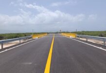 Obras Públicas deja abierto puente de Playa Tortuguero en Azua