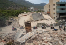 Venezuela busca reparar casi 4.000 viviendas dañadas en La Guaira por los terremotos